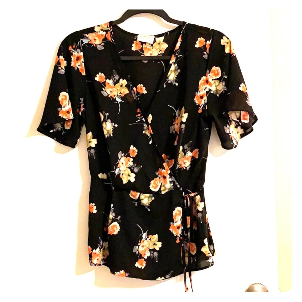 Women’s wrap shirt